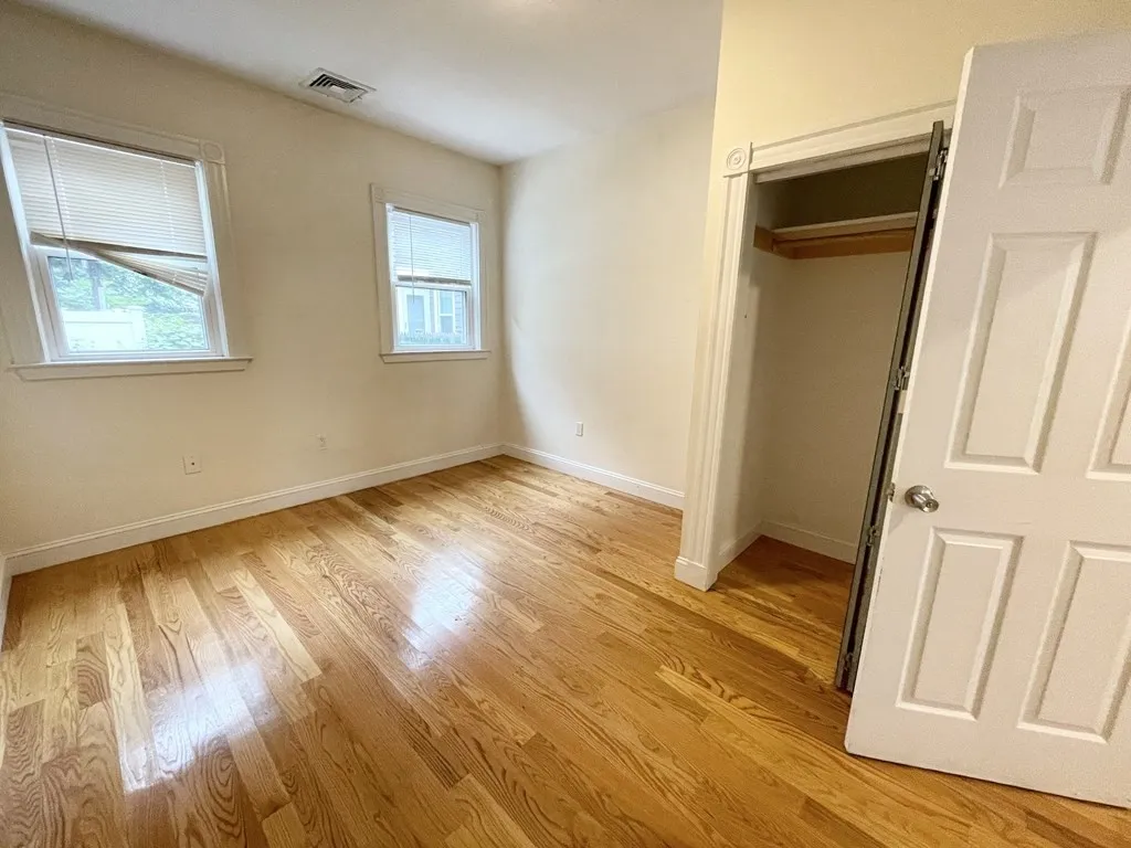 5 bed, 2 bath apartment for rent at 98 L Unit Street, South Boston — photo 7 of 19