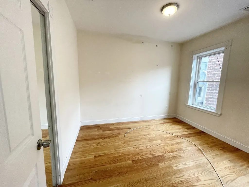 5 bed, 2 bath apartment for rent at 98 L Unit Street, South Boston — photo 9 of 19
