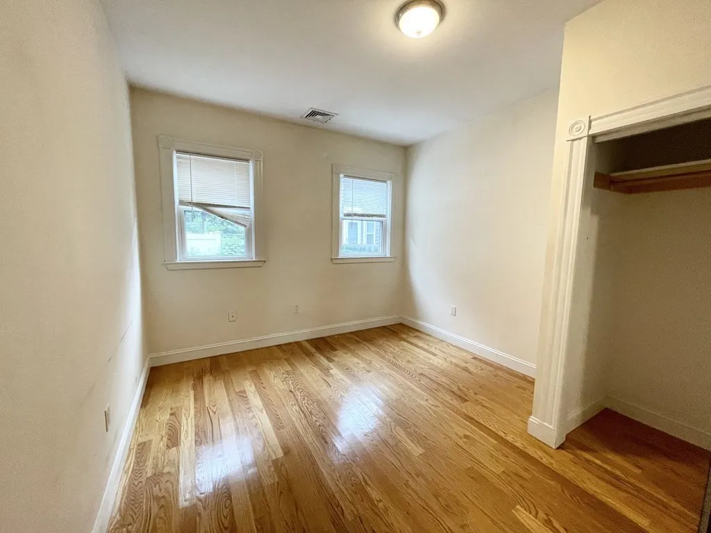 5 bed, 2 bath apartment for rent at 98 L Unit Street, South Boston — photo 6 of 19