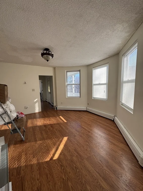 4 bed, 1 bath apartment for rent at 98 Lafayette Park Unit 2, Lynn — photo 6 of 18