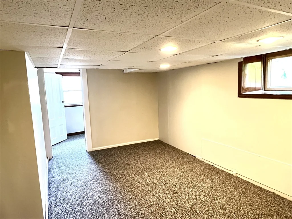 1 bed, 1 bath apartment for rent at 98 Locust St Unit 1, Winthrop — photo 7 of 8