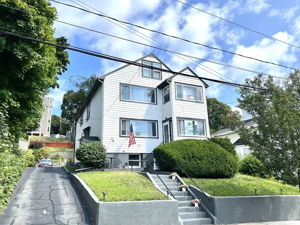 1 bed, 1 bath apartment for rent at 98 Locust St Unit 1, Winthrop — photo 1 of 8