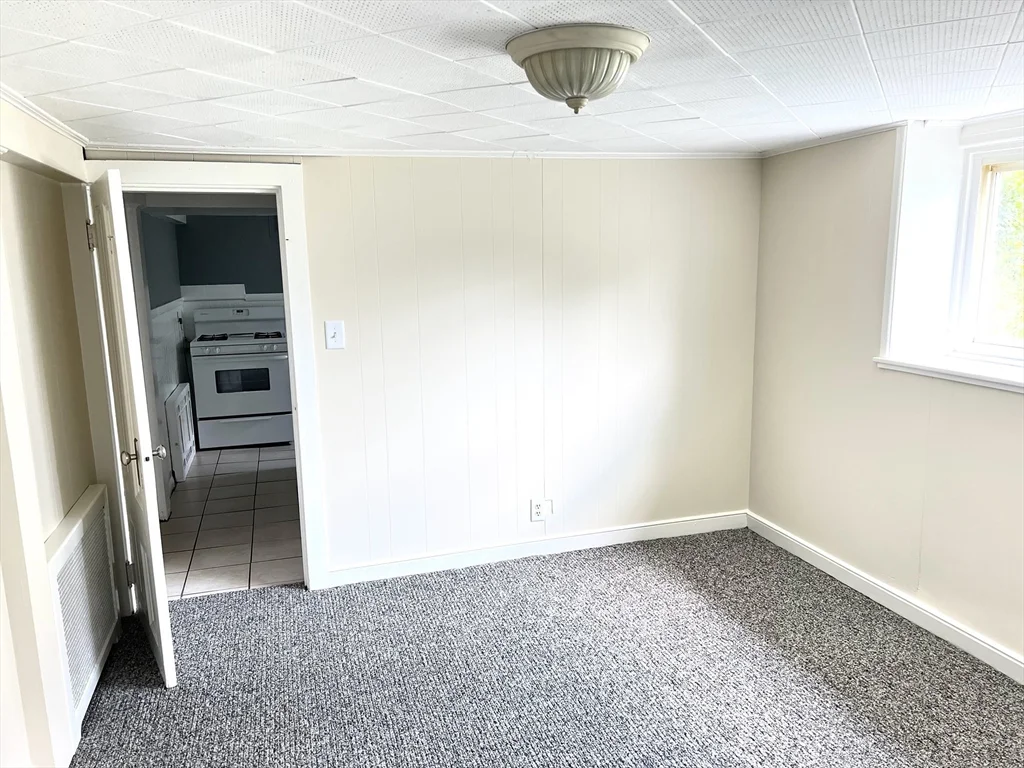 1 bed, 1 bath apartment for rent at 98 Locust St Unit 1, Winthrop — photo 4 of 8