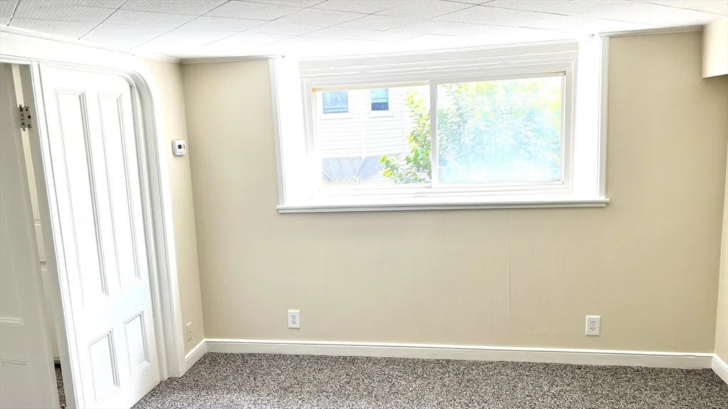 1 bed, 1 bath apartment for rent at 98 Locust St Unit 1, Winthrop — photo 3 of 8
