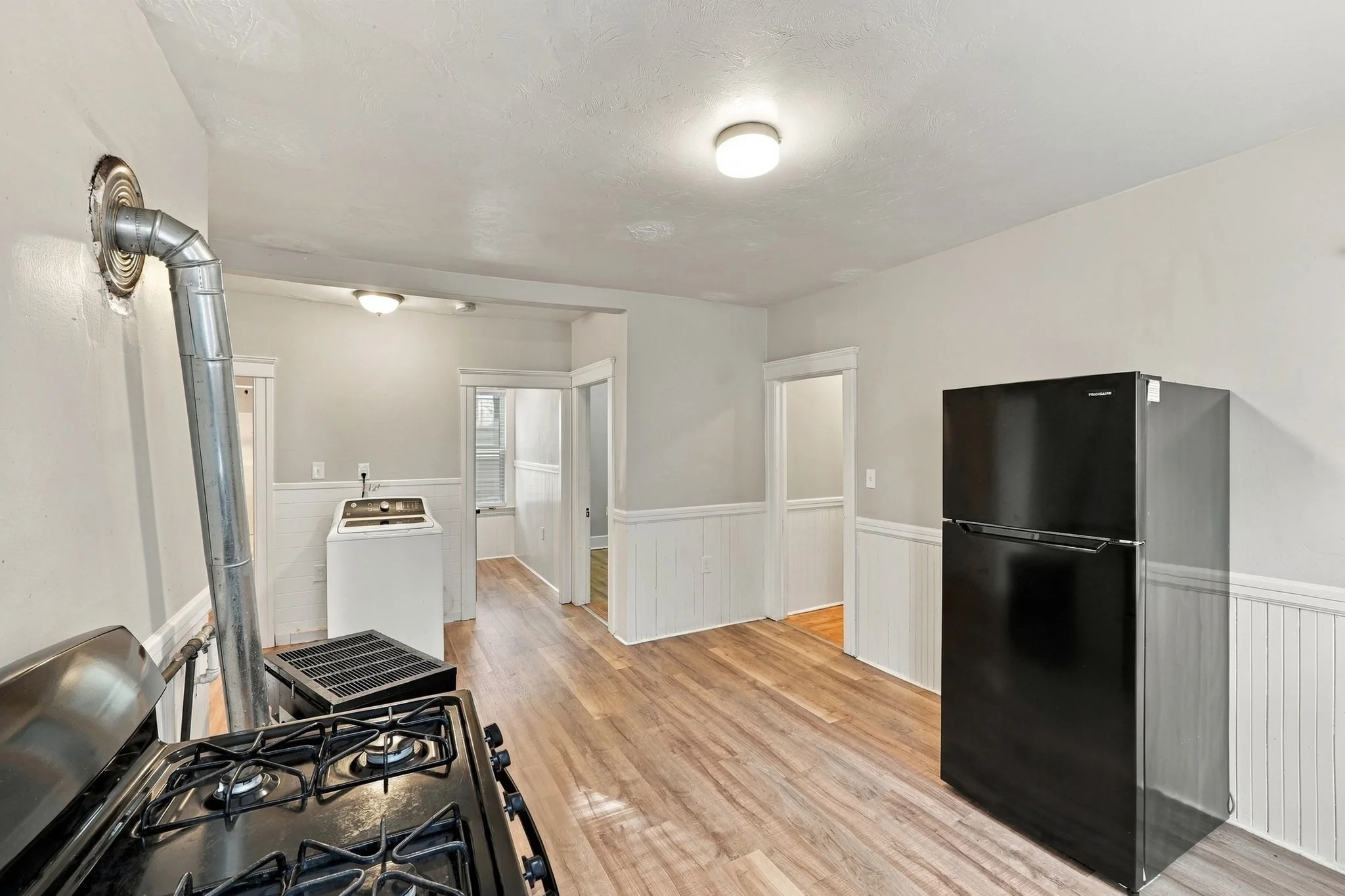 3 bed, 1 bath apartment for rent at 98 Lovell St Unit 2, Worcester — photo 8 of 23