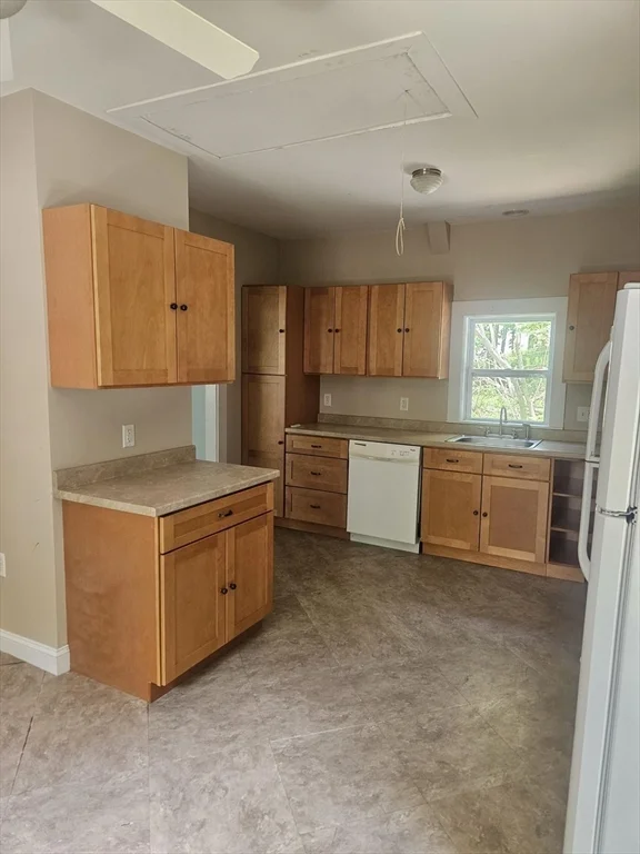 2 bed, 1 bath apartment for rent at 98 Main Unit 2, Wenham — photo 3 of 8