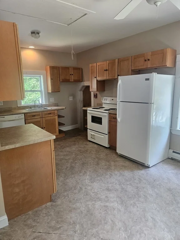 2 bed, 1 bath apartment for rent at 98 Main Unit 2, Wenham — photo 4 of 8
