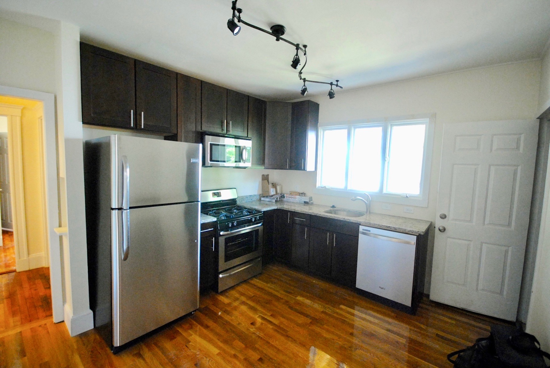 4 bed, 2 bath apartment for rent at 98 Montebello Rd Unit 1, Jamaica Plain — photo 2 of 8