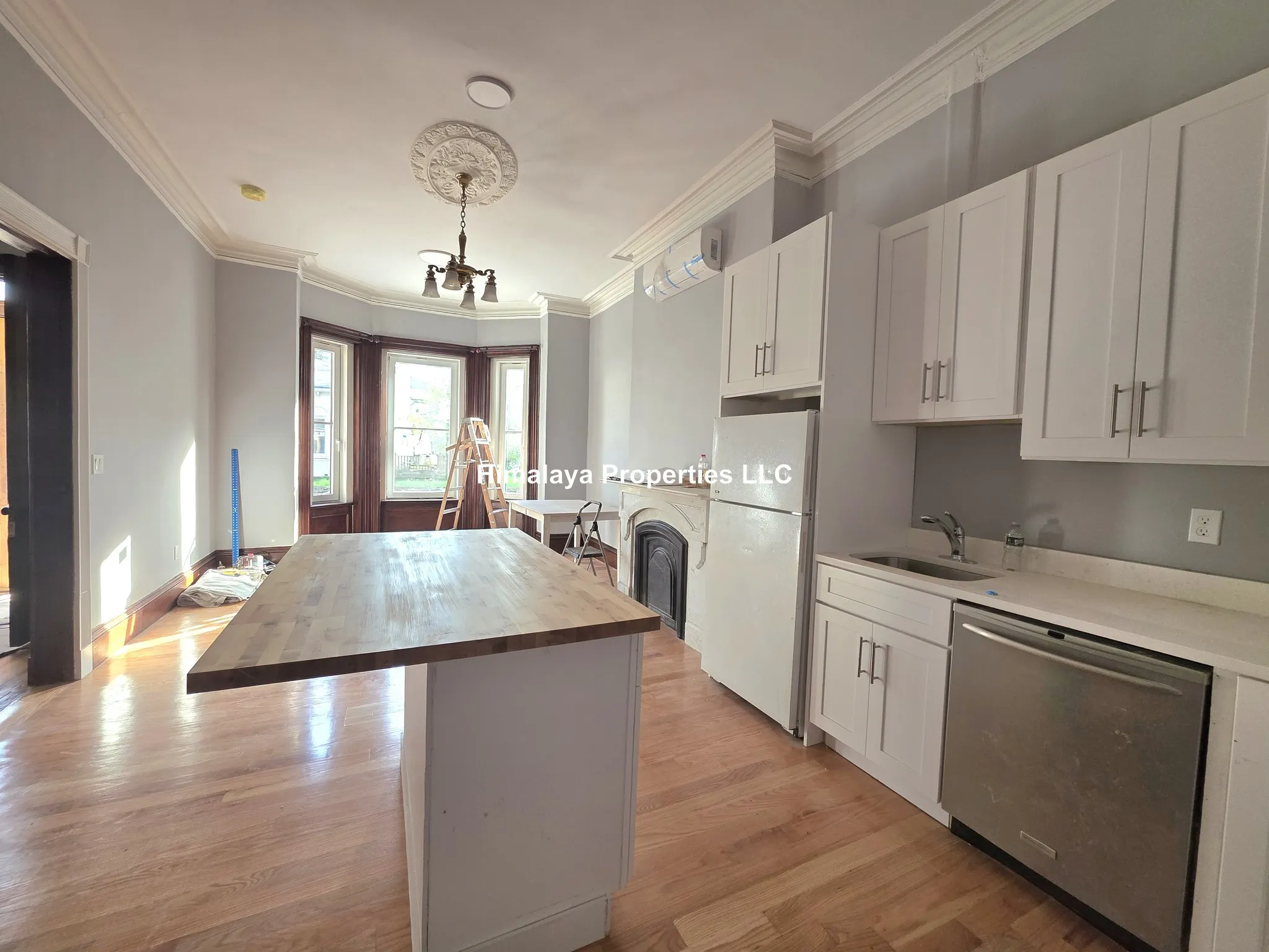1 bed, 2 bath apartment for rent at 98 Mount Pleasant Ave Unit A1, Roxbury — photo 1 of 6
