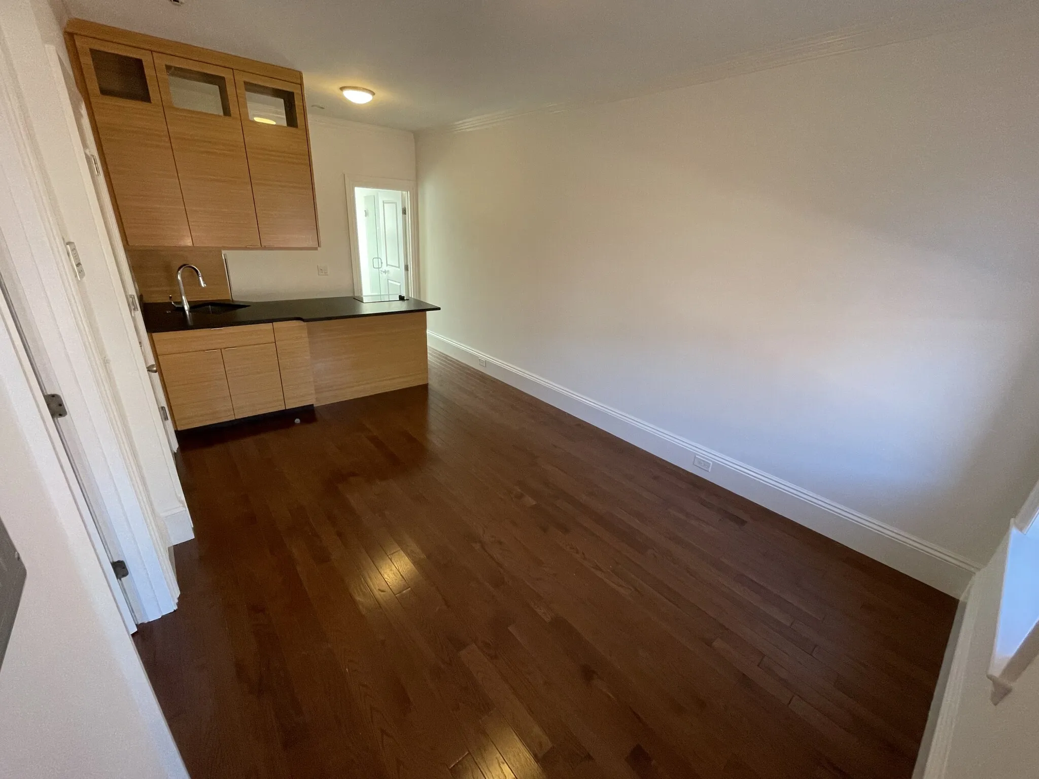 1 bed, 1 bath apartment for rent at 98 Myrtle St Unit 7, Beacon Hill — photo 2 of 8