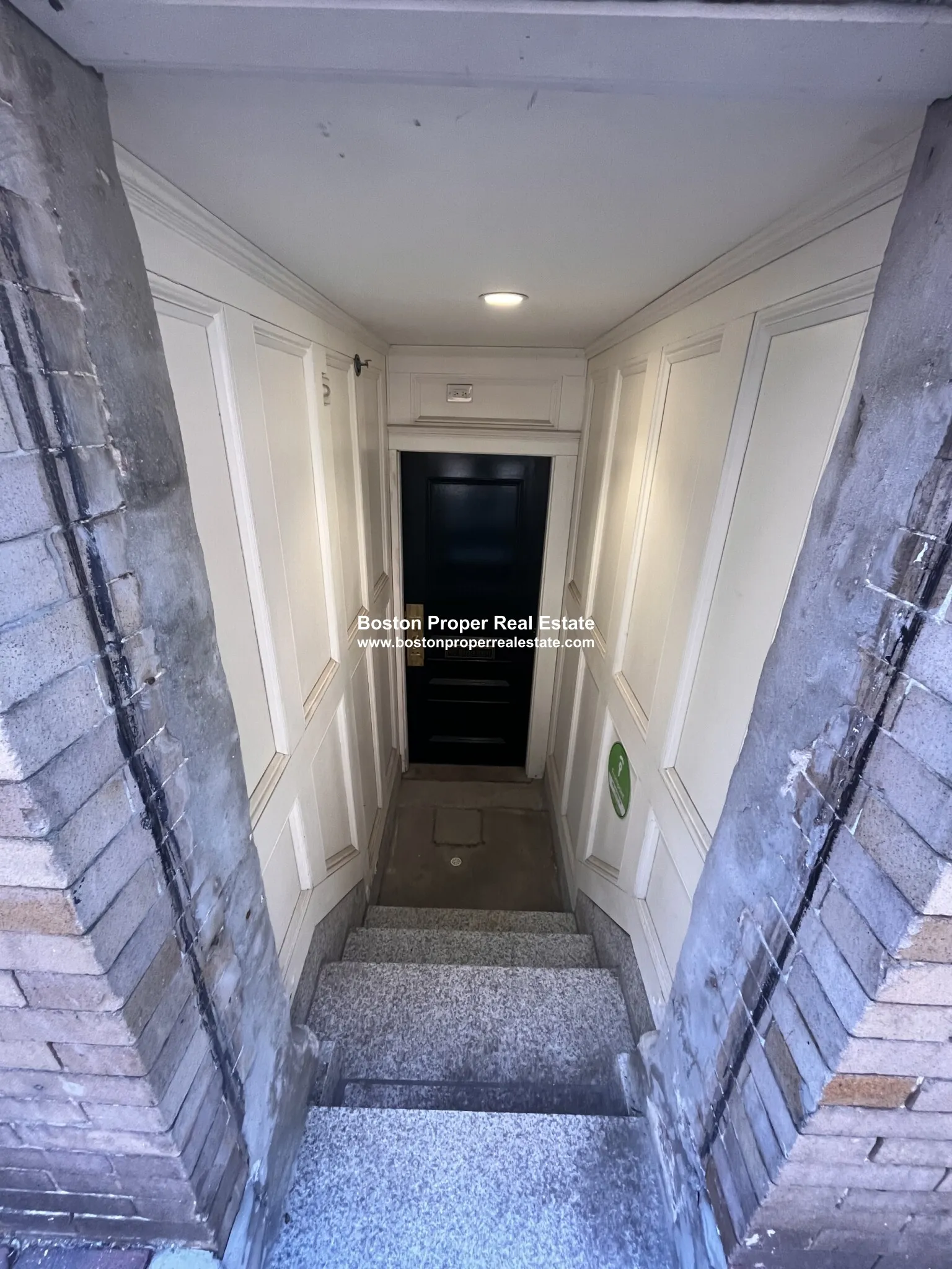 Studio bed, 1 bath apartment for rent at 98 Myrtle St Unit B, Beacon Hill — photo 6 of 9