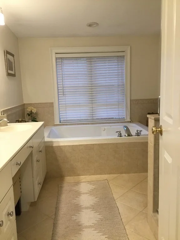 3 bed, 2 bath apartment for rent at 98 North Unit 1, Medfield — photo 11 of 28