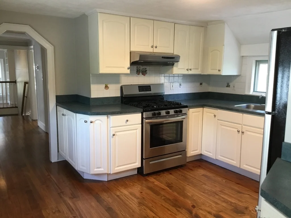 3 bed, 1 bath apartment for rent at 98 North Unit 2, Medfield — photo 5 of 17
