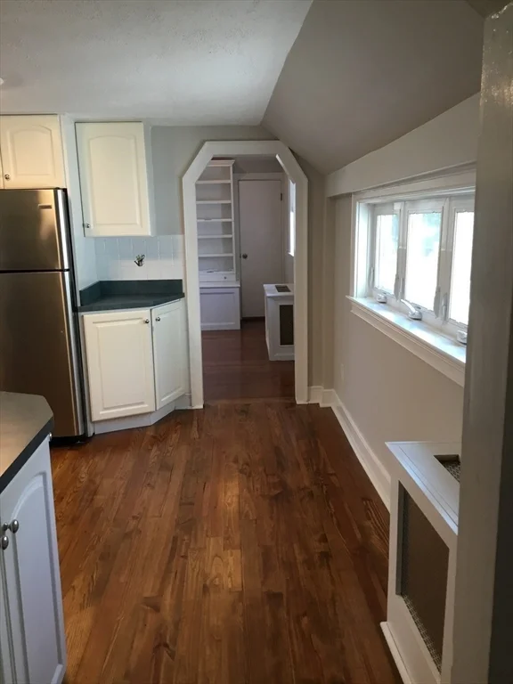 3 bed, 1 bath apartment for rent at 98 North Unit 2, Medfield — photo 3 of 17