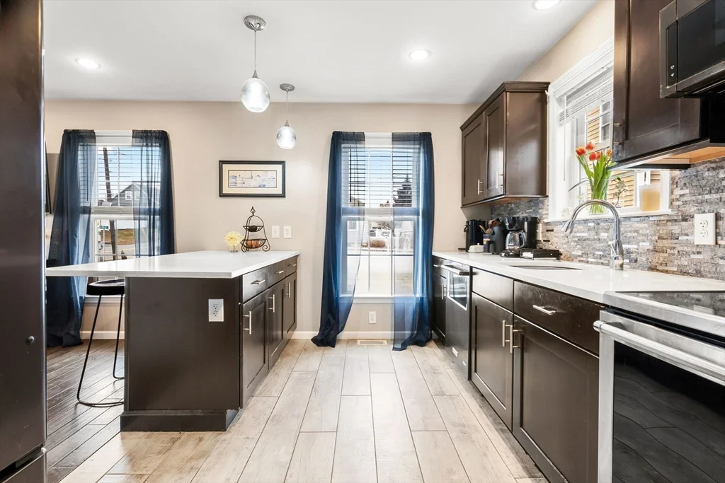 2 bed, 1 bath apartment for rent at 98 Poplar Unit 2, Danvers — photo 14 of 30