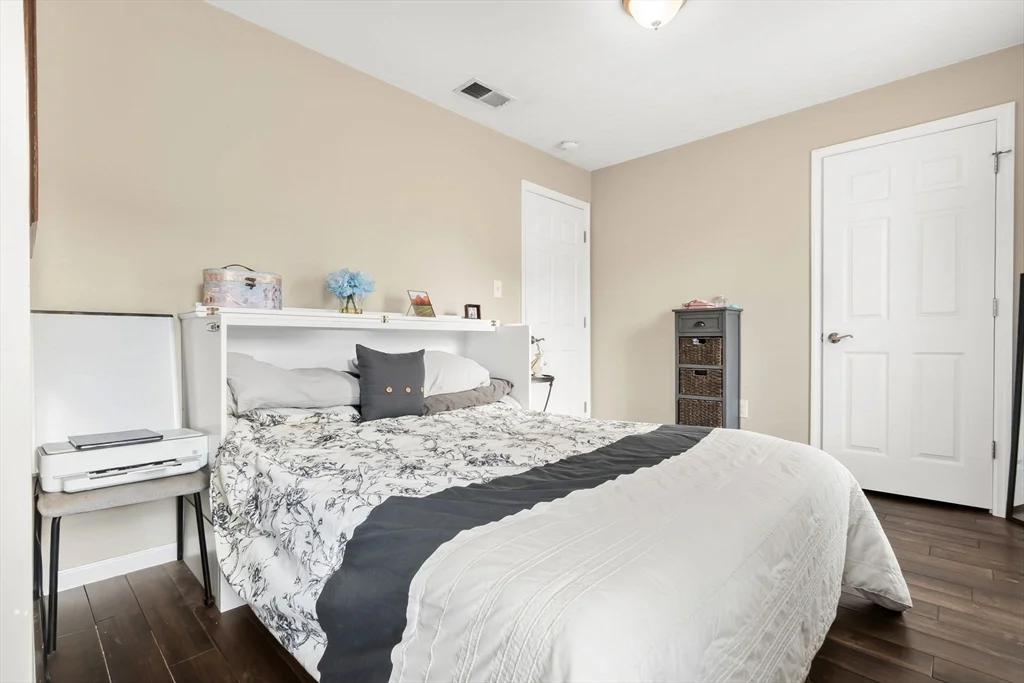 2 bed, 1 bath apartment for rent at 98 Poplar Unit 2, Danvers — photo 18 of 30