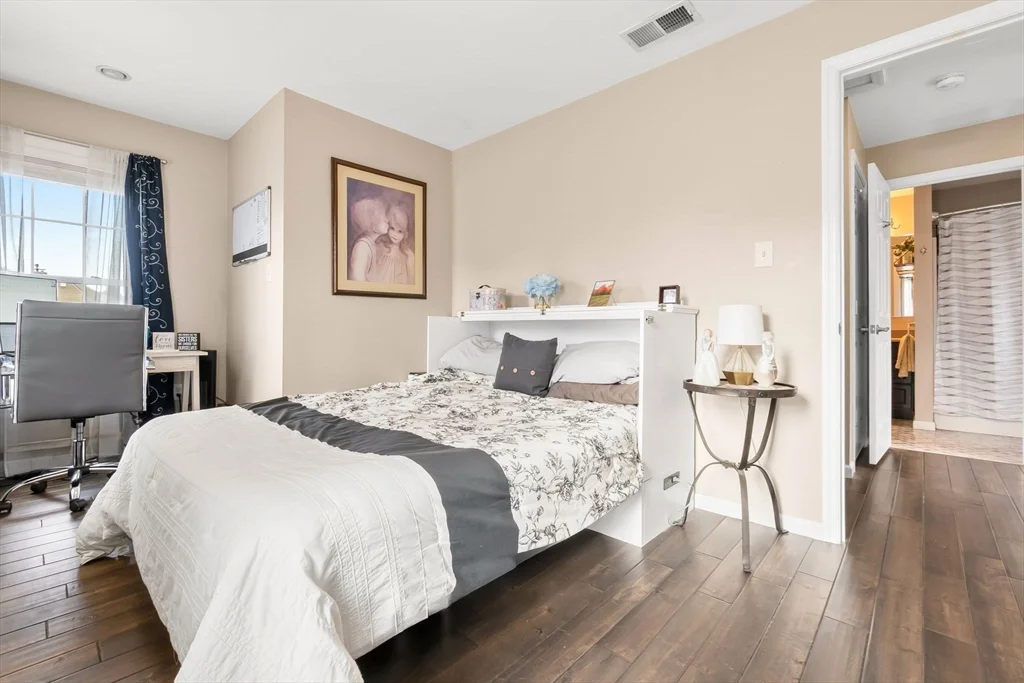 2 bed, 1 bath apartment for rent at 98 Poplar Unit 2, Danvers — photo 19 of 30