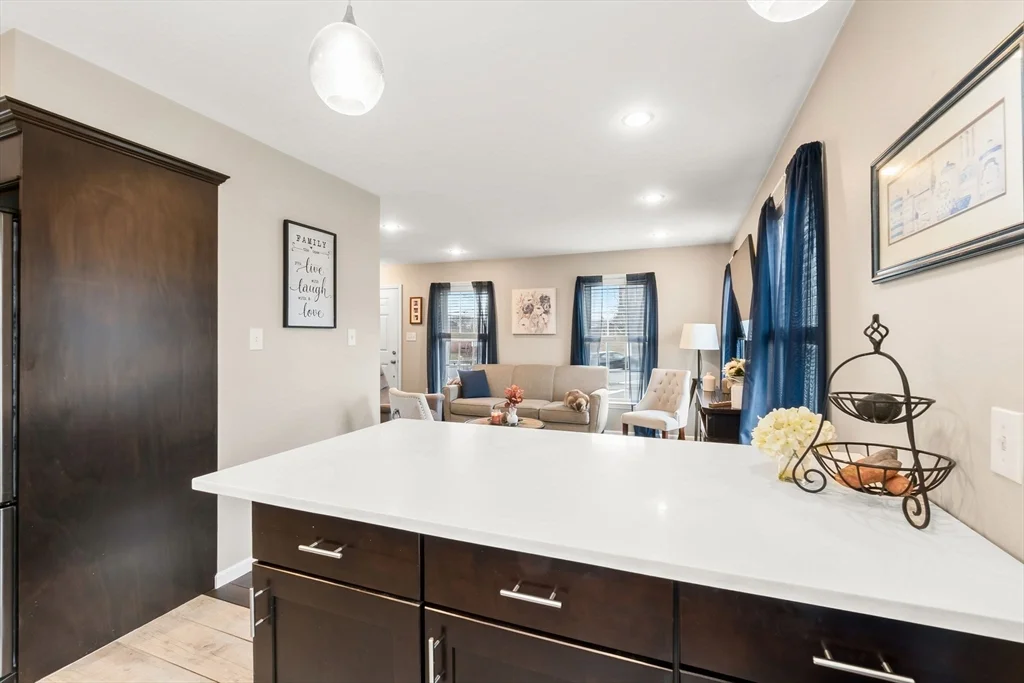 2 bed, 1 bath apartment for rent at 98 Poplar Unit 2, Danvers — photo 9 of 30