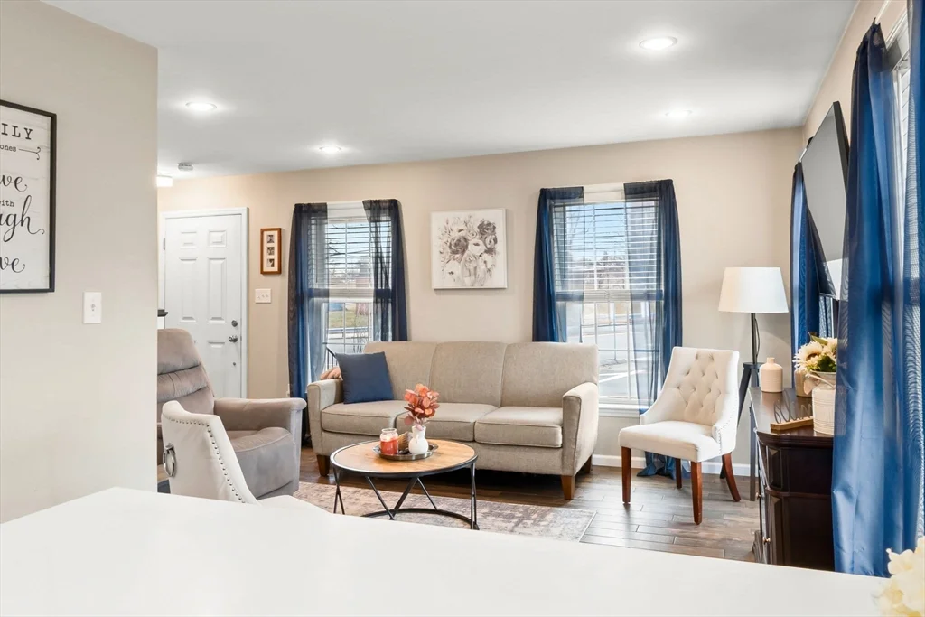 2 bed, 1 bath apartment for rent at 98 Poplar Unit 2, Danvers — photo 10 of 30