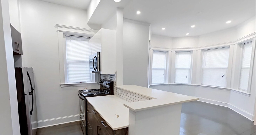 1 bed, 1 bath apartment for rent at 98 Queensberry St Unit 1, Fenway