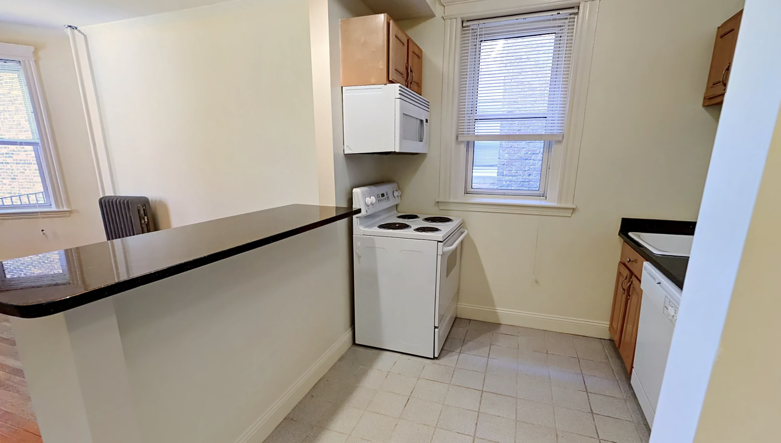 Studio bed, 1 bath apartment for rent at 98 Queensberry St Unit 7, Fenway — photo 2 of 12