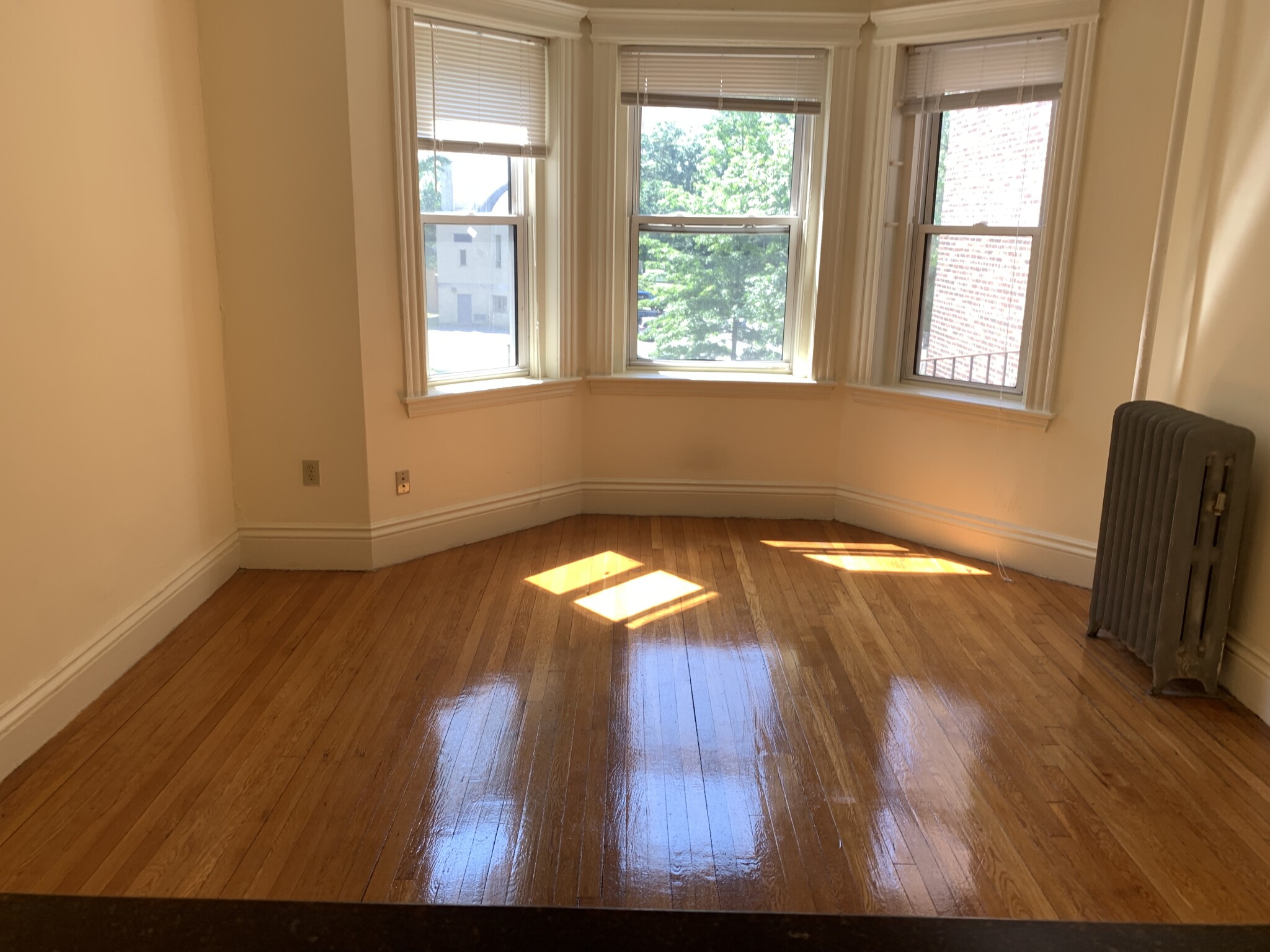 Studio bed, 1 bath apartment for rent at 98 Queensberry St Unit 7, Fenway — photo 9 of 12