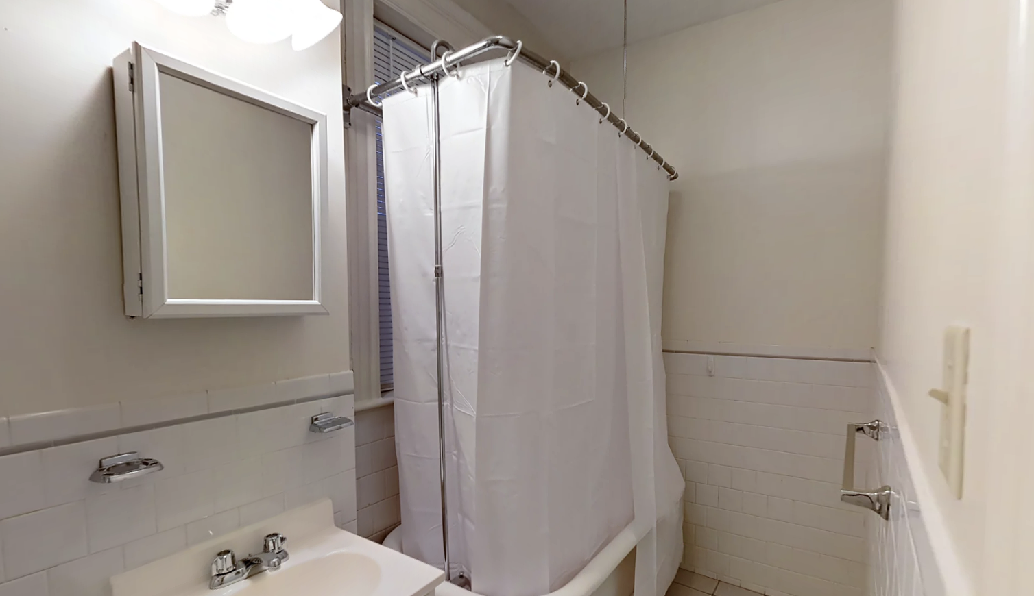 Studio bed, 1 bath apartment for rent at 98 Queensberry St Unit 7, Fenway — photo 3 of 12