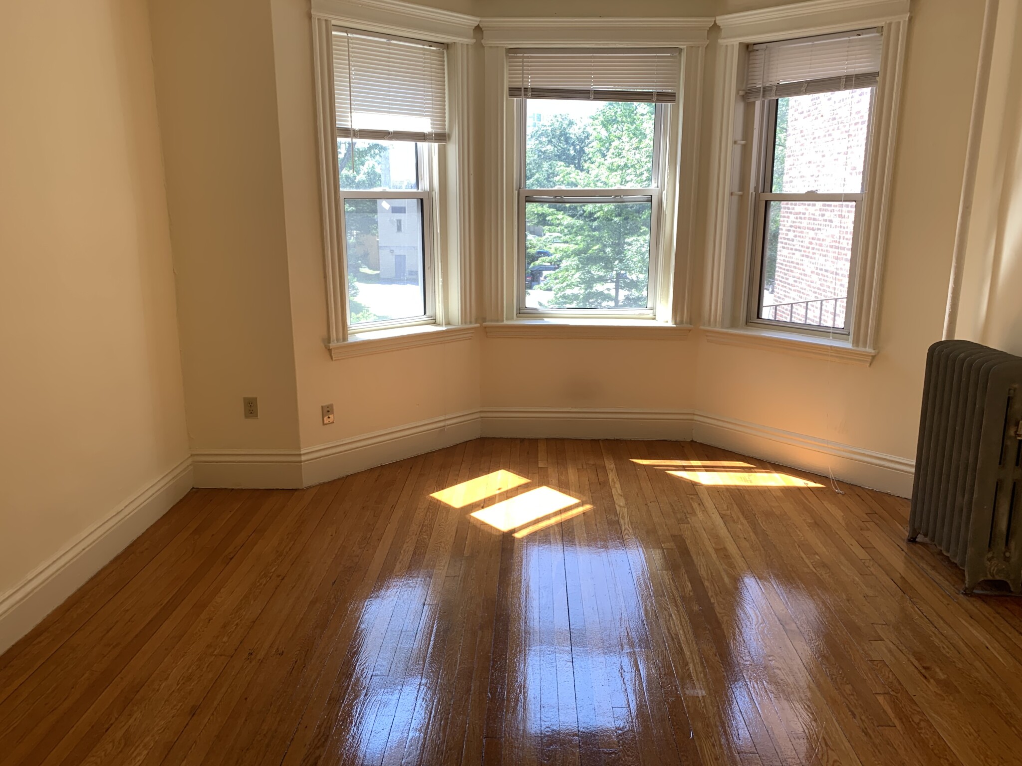 Studio bed, 1 bath apartment for rent at 98 Queensberry St Unit 7, Fenway — photo 6 of 12