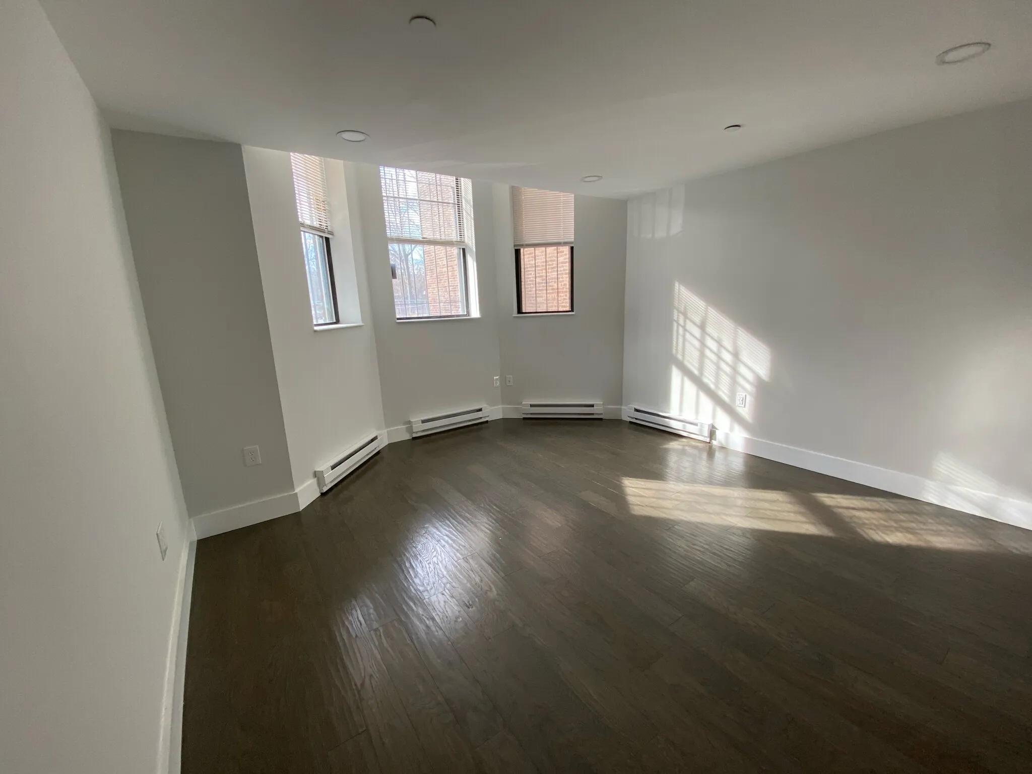 Studio bed, 1 bath apartment for rent at 98 Queensberry St Unit B, Fenway — photo 5 of 12