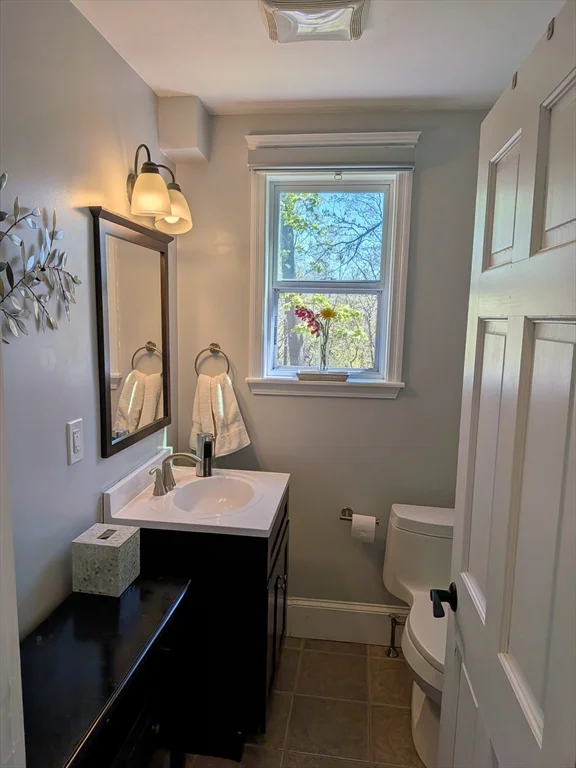 3 bed, 2 bath apartment for rent at 98 Rock Glen Rd, Medford — photo 11 of 30