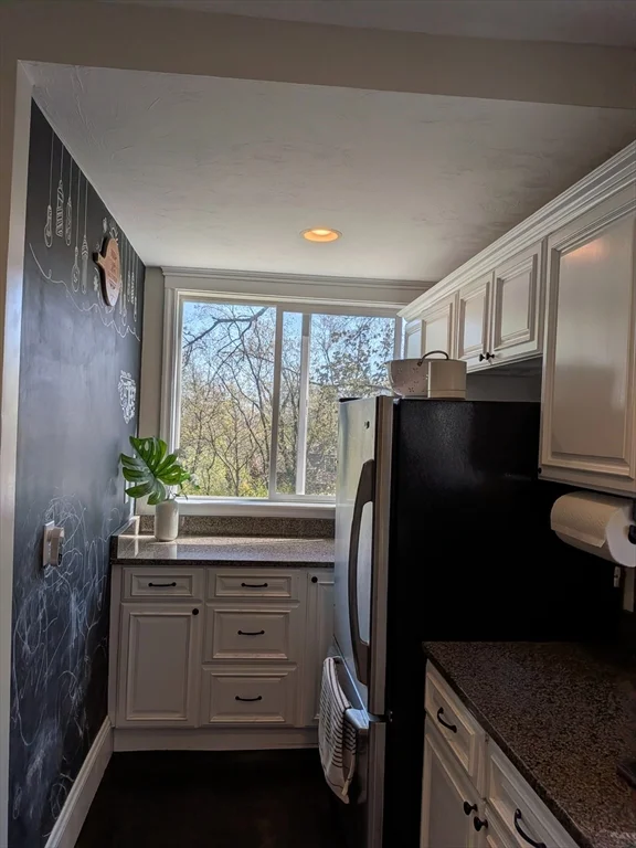 3 bed, 2 bath apartment for rent at 98 Rock Glen Rd, Medford — photo 10 of 30