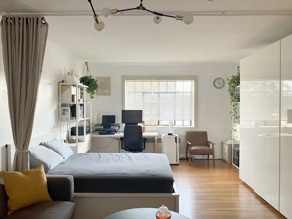 1 bed, 1 bath apartment for rent at 98 Sewall Ave Unit 6, Brookline — photo 7 of 30