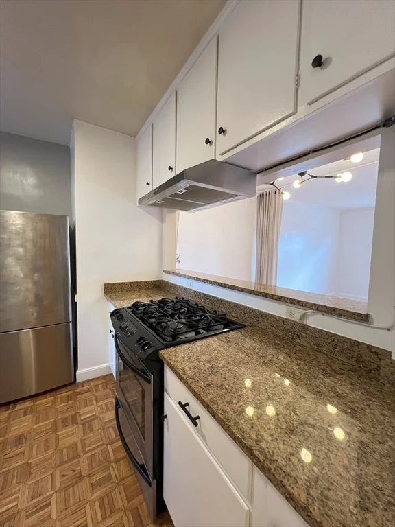 1 bed, 1 bath apartment for rent at 98 Sewall Ave Unit 6, Brookline — photo 18 of 30