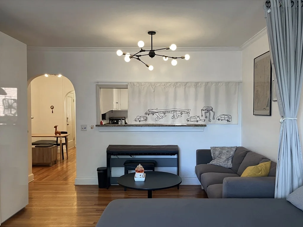 1 bed, 1 bath apartment for rent at 98 Sewall Ave Unit 6, Brookline — photo 11 of 30