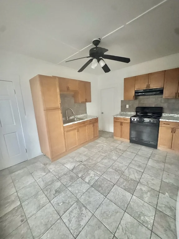 3 bed, 1 bath apartment for rent at 98 Summer St Unit 2, Union Square — photo 4 of 27
