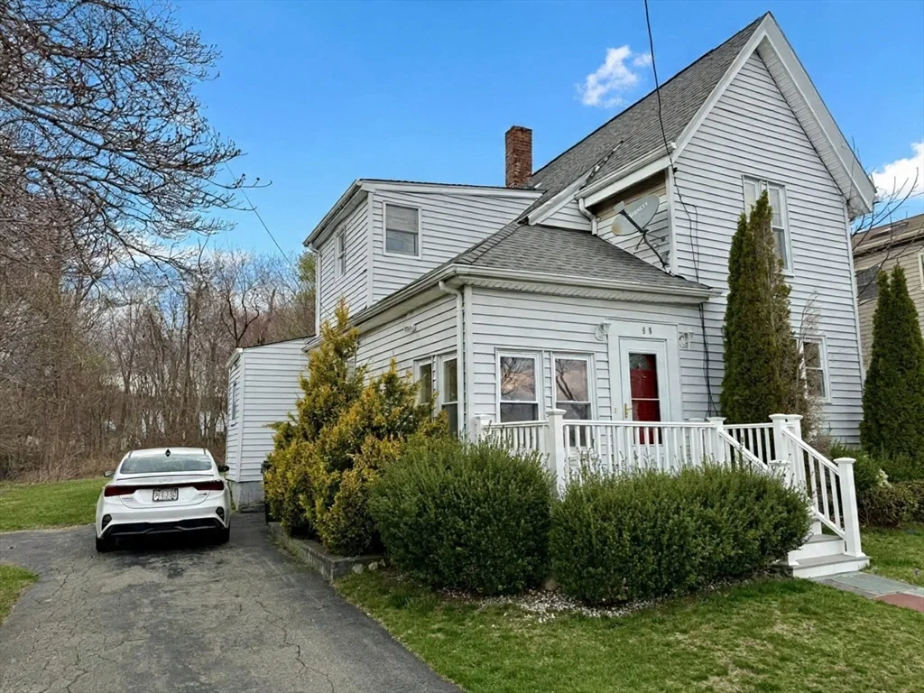 3 bed, 1 bath apartment for rent at 98 W Spring St, Avon — photo 3 of 20