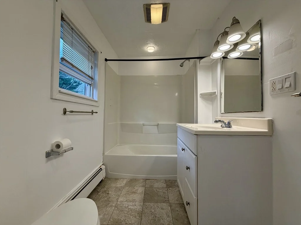 3 bed, 1 bath apartment for rent at 98 W Spring St, Avon — photo 14 of 20