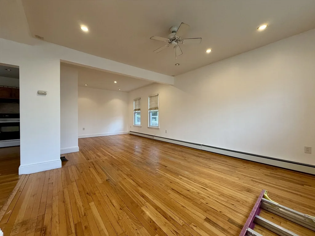 3 bed, 1 bath apartment for rent at 98 W Spring St, Avon — photo 6 of 20