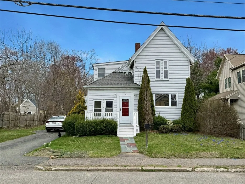 3 bed, 1 bath apartment for rent at 98 W Spring St, Avon — photo 1 of 20