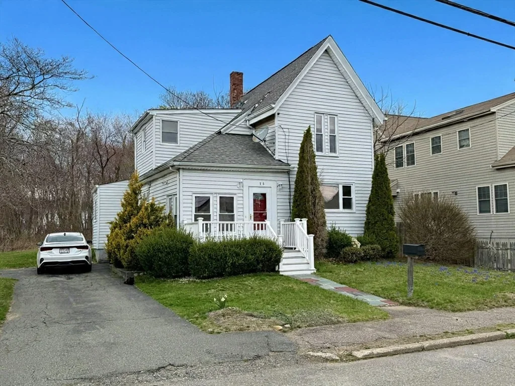 3 bed, 1 bath apartment for rent at 98 W Spring St, Avon — photo 2 of 20