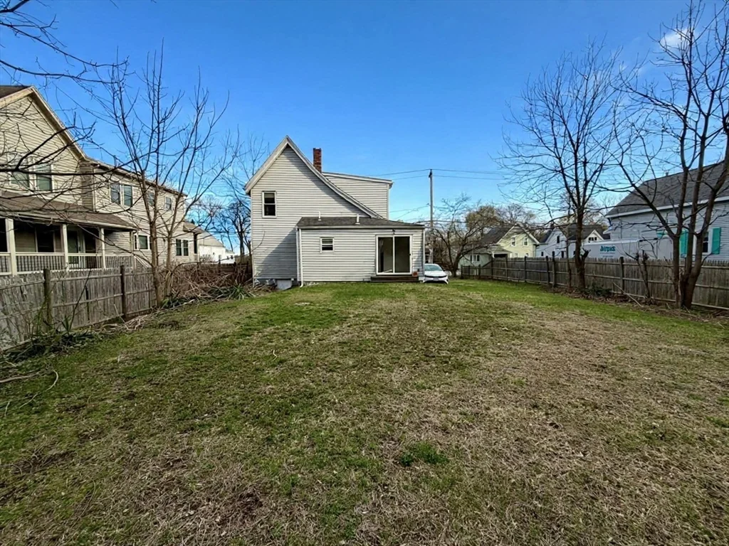 3 bed, 1 bath apartment for rent at 98 W Spring St, Avon — photo 4 of 20