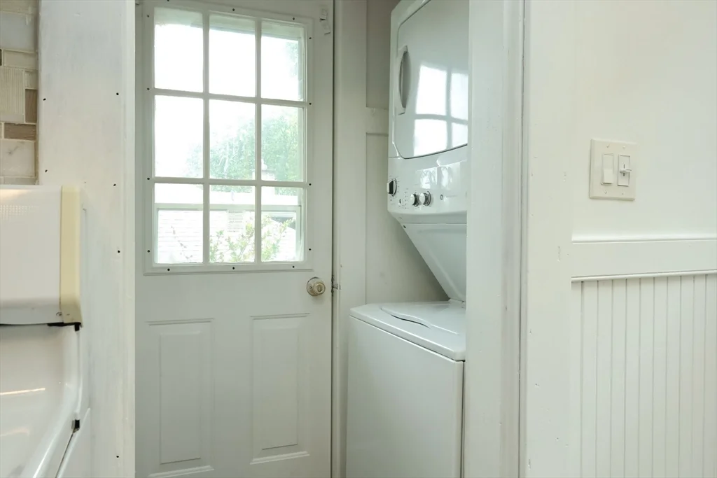 2 bed, 1 bath apartment for rent at 98 Woodside Unit 2, Winthrop — photo 13 of 29
