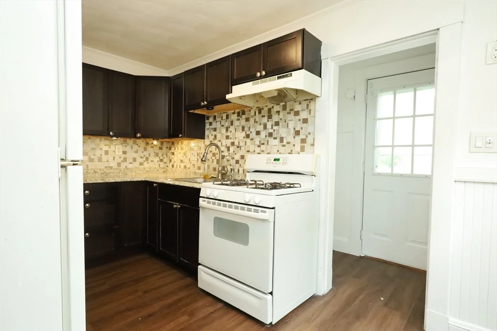 2 bed, 1 bath apartment for rent at 98 Woodside Unit 2, Winthrop — photo 12 of 29