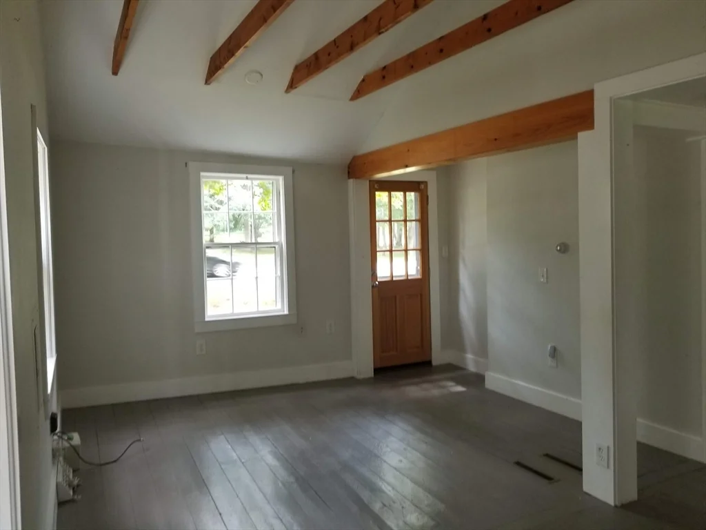 1 bed, 1 bath apartment for rent at 980 Careswell St, Marshfield — photo 3 of 8
