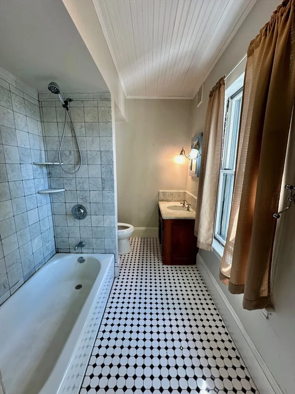 3 bed, 1 bath apartment for rent at 984 Chestnut Unit 2, Newton Upper Falls — photo 10 of 22