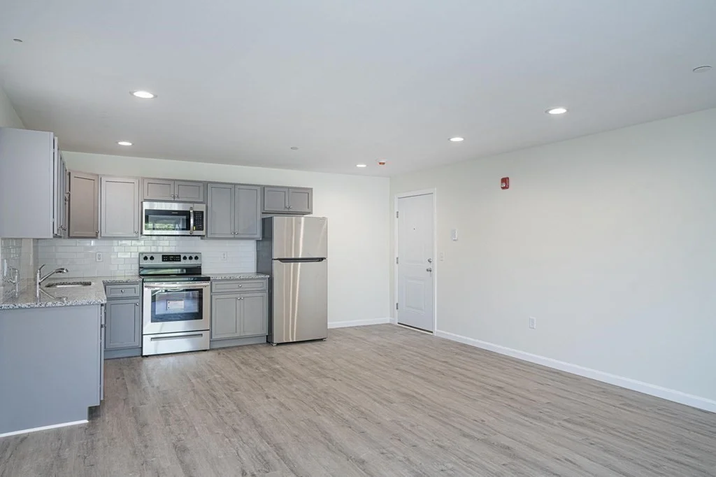 2 bed, 1 bath apartment for rent at 984 Sharon St Unit 204, Far North — photo 4 of 16