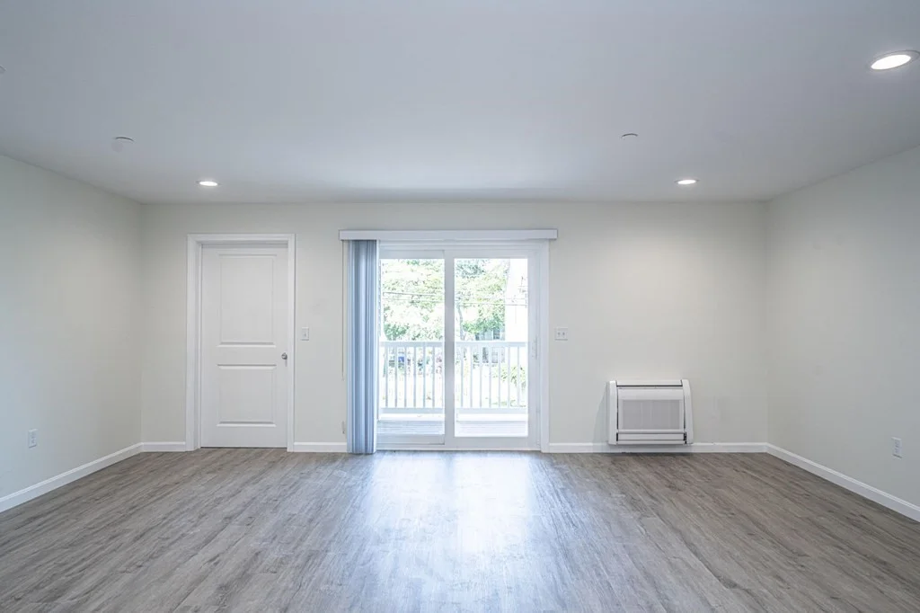 2 bed, 1 bath apartment for rent at 984 Sharon St Unit 301, Far North — photo 5 of 18