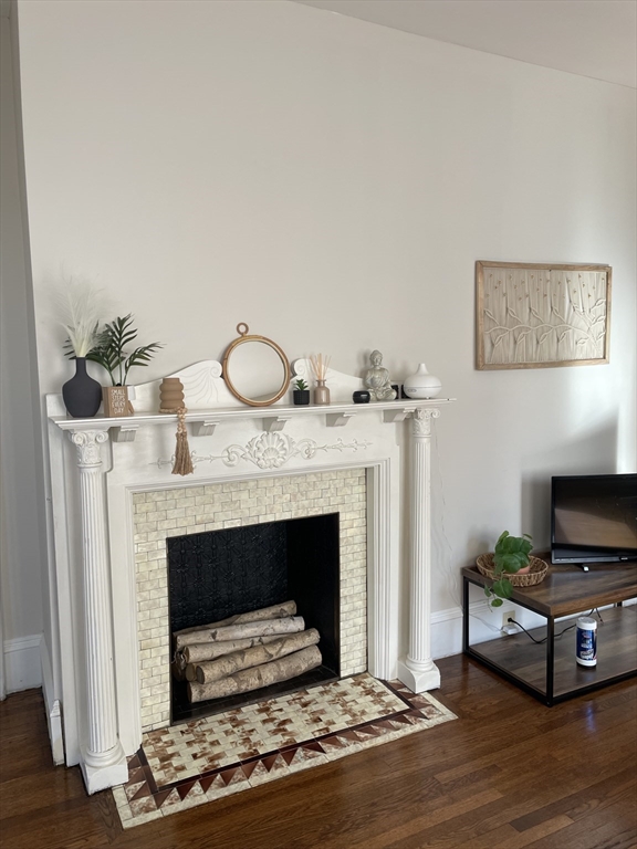 2 bed, 1 bath apartment for rent at 986 Plymouth Ave Unit 1, Fall River — photo 4 of 17