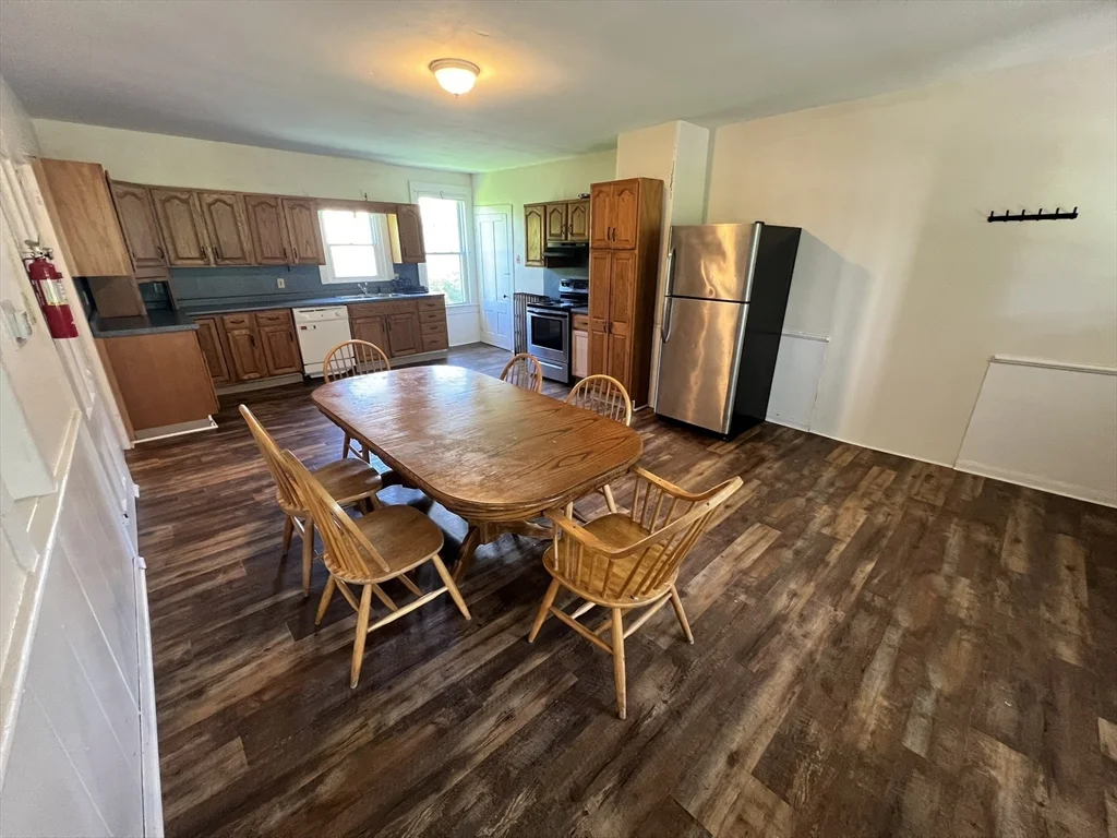 4 bed, 2 bath apartment for rent at 986 South East St Unit A, Amherst — photo 1 of 30