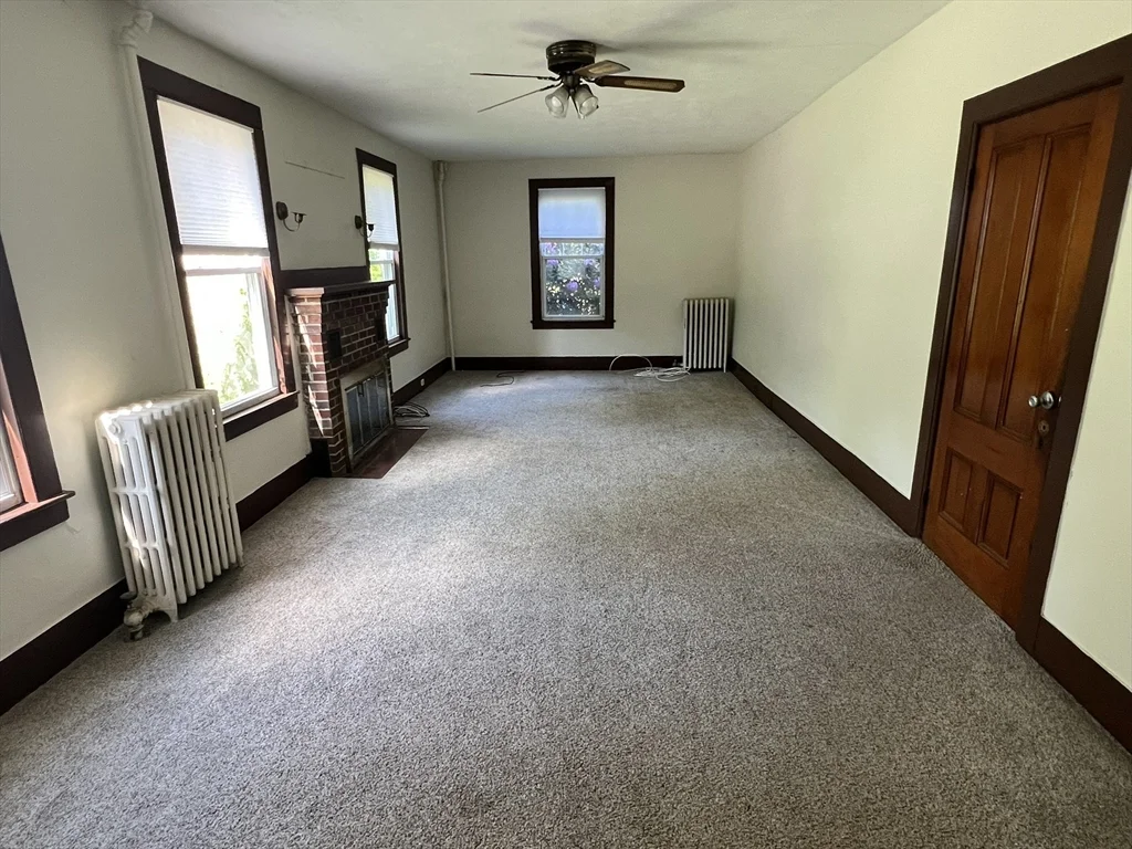 4 bed, 2 bath apartment for rent at 986 South East St Unit A, Amherst — photo 10 of 30